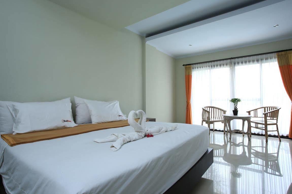 Reddoorz @ Padma Utara Hotel Legian  Exterior photo